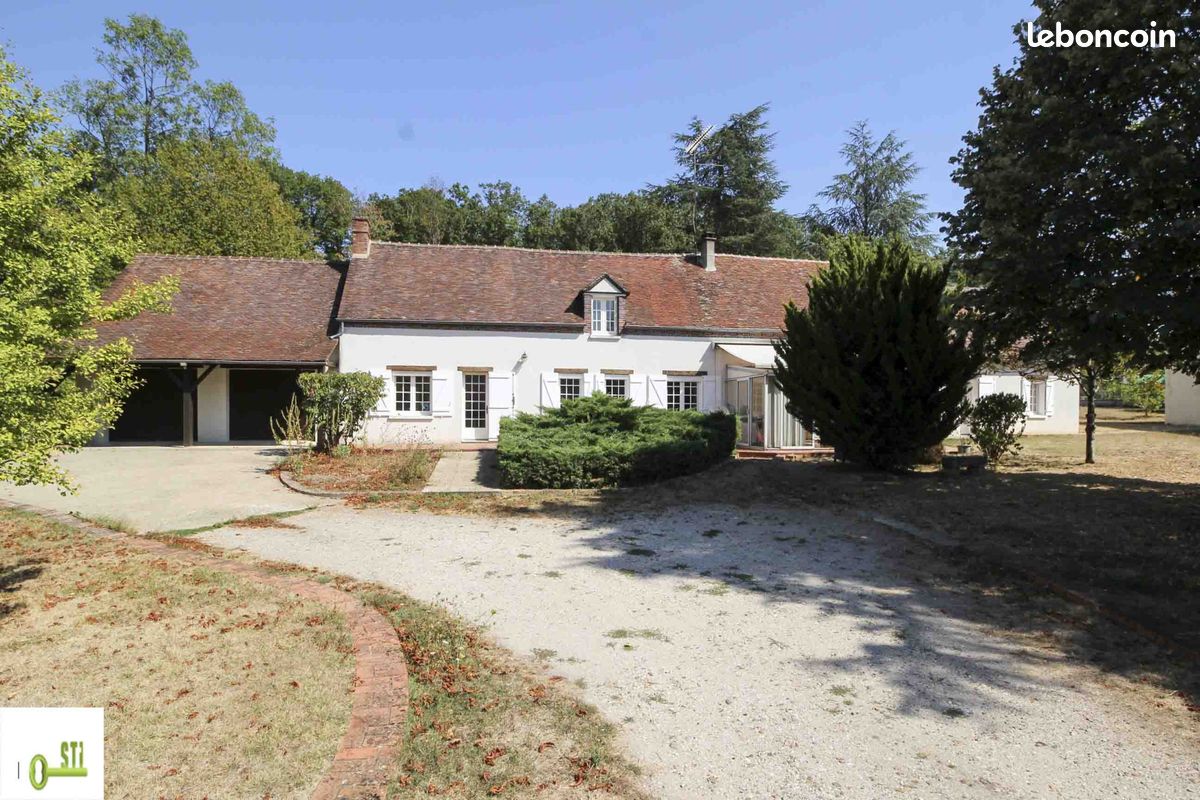 Maison 10 pièces 237 m² · à Montcresson · 237 m² · 334 000 €