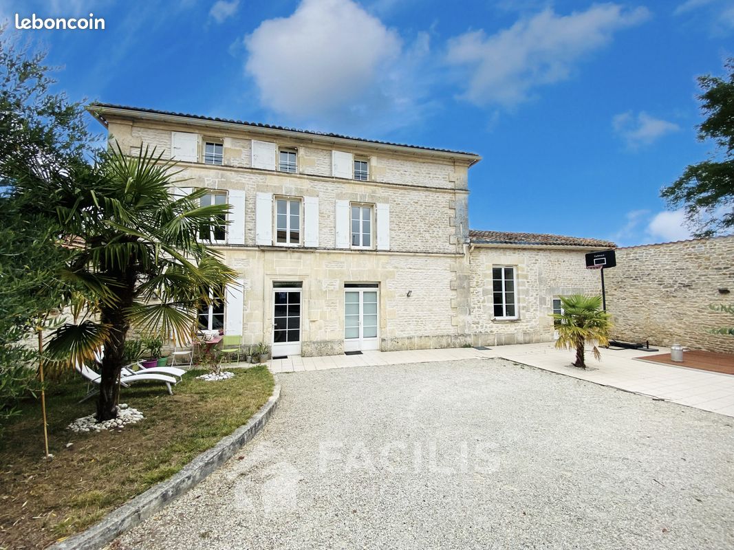 Maison 9 pièces 311 m² - Asnières-sur-Nouère 16290 (image principale 8)