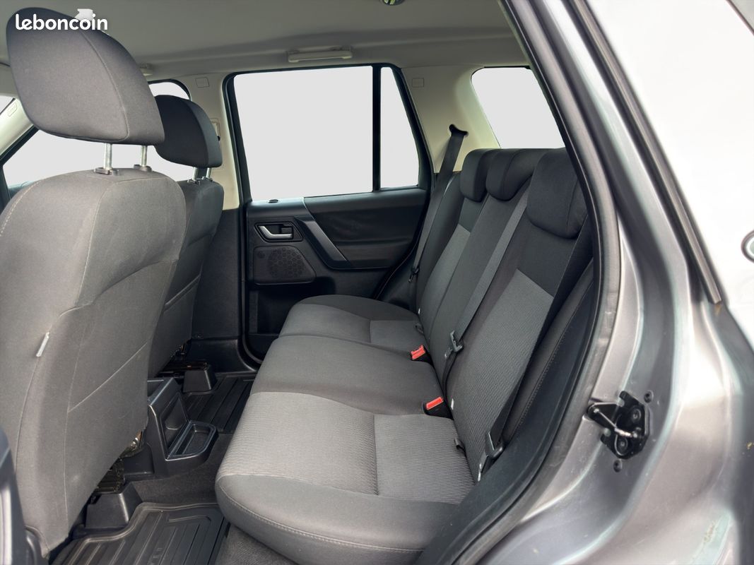 Land Rover FREELANDER 2 TD4 2.2 150ch 4X4 S (image 10)