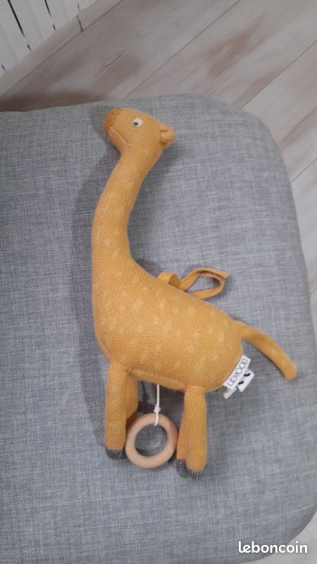 Girafe berceuse (image 1)