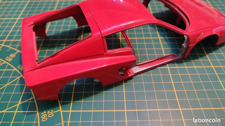 Pare-choc Arrière Miniature Ferrari Testarossa 1984 échelle 1:18 - Occasion Bburago
