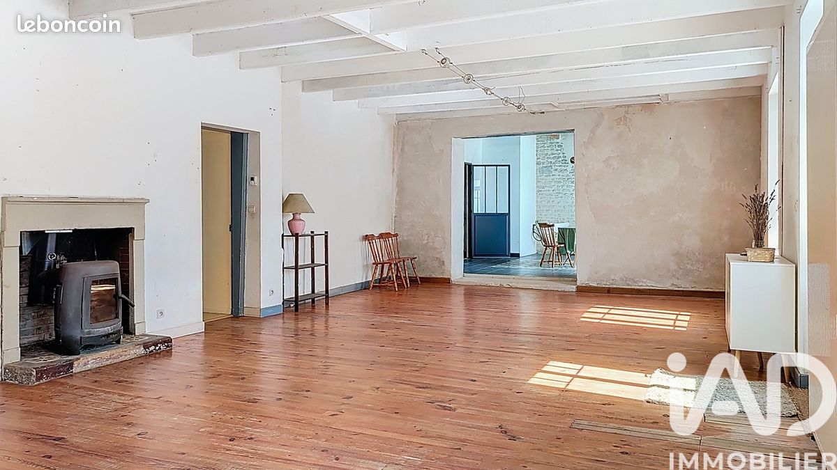Maison 8 pièces 250 m² · à Bouhet · 250 m² · 249 000 €