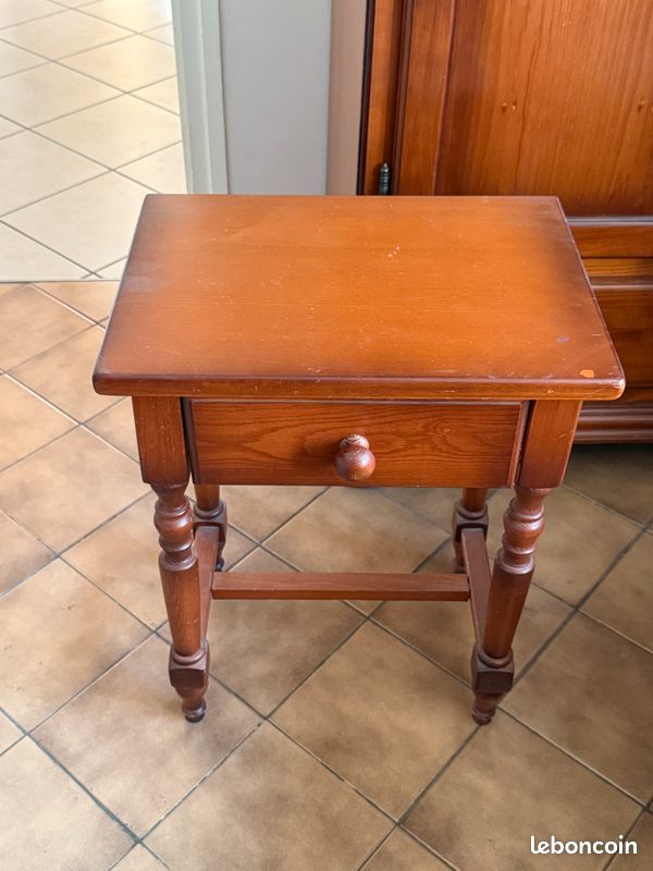 Commode de chevet (image 1)