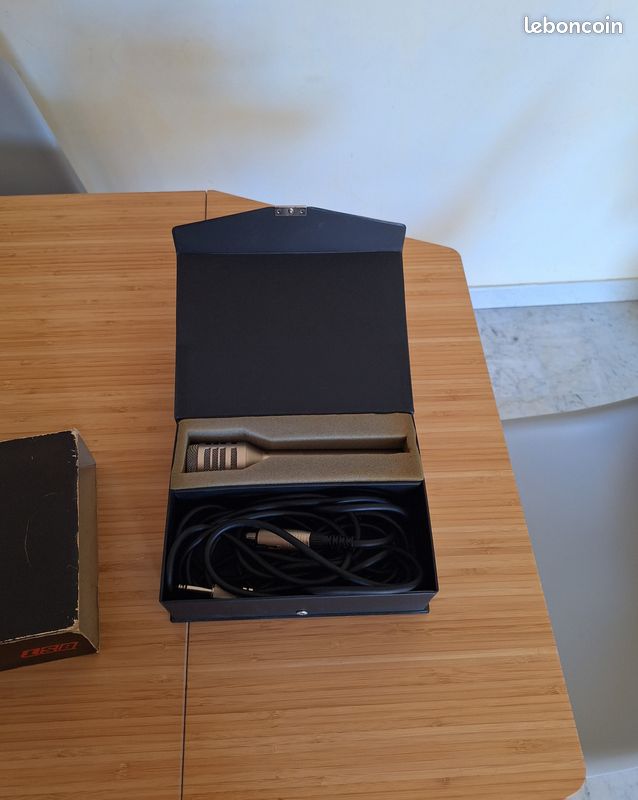 Vintage Micro BST CD-19 + câble Xlr Jack Marseille 9 eme le cabot (image 1)