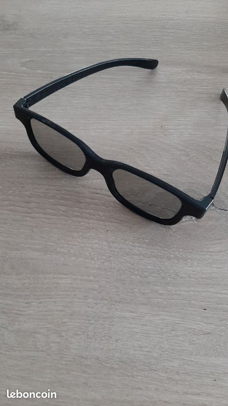 Lunettes de soleil (image 1)