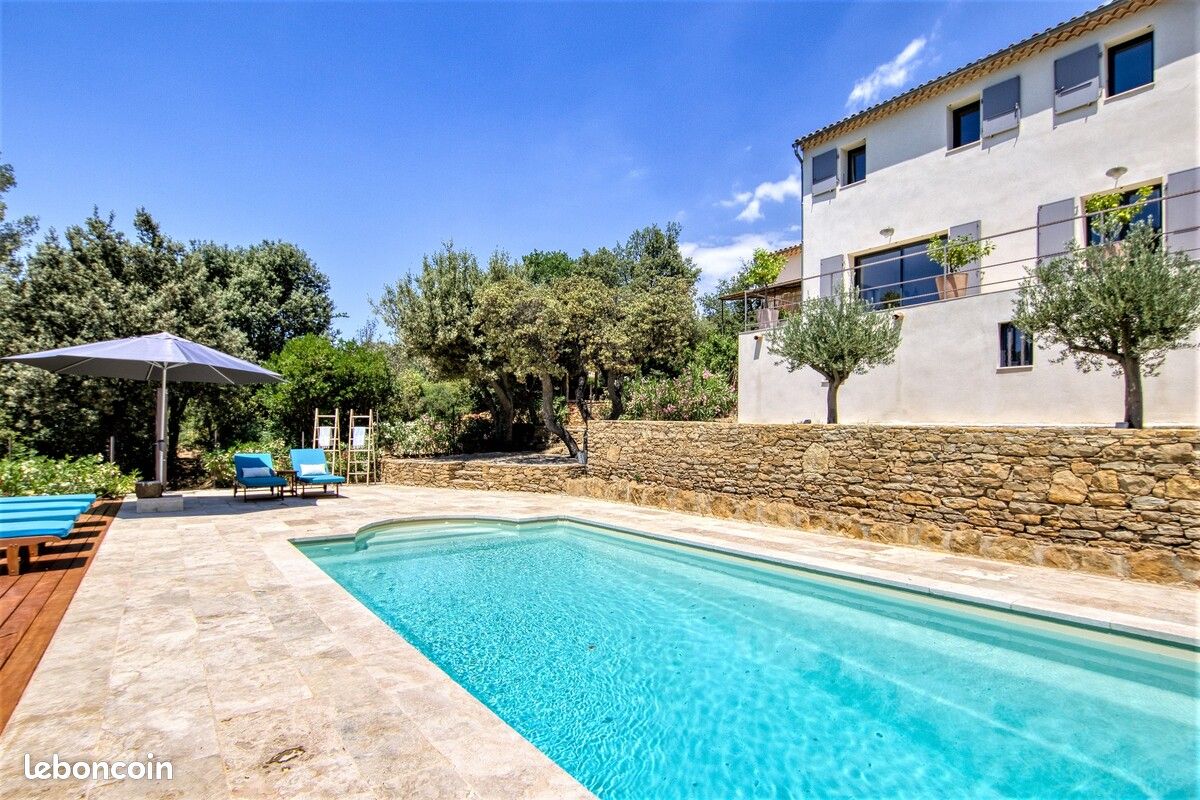 Maison 8 pièces 237 m² · au Beausset · 237 m² · 1 850 000 €