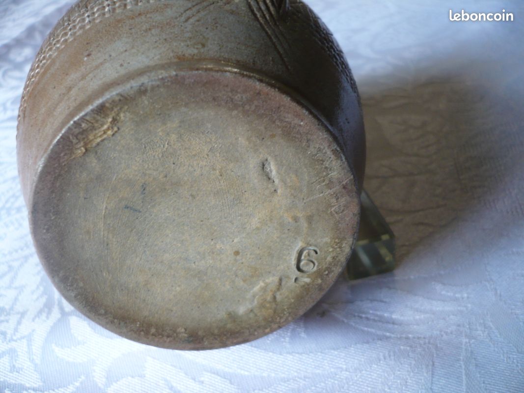 Ancien pichet eau vin grès tourné gravé vernissé artisanat populaire (image 2)