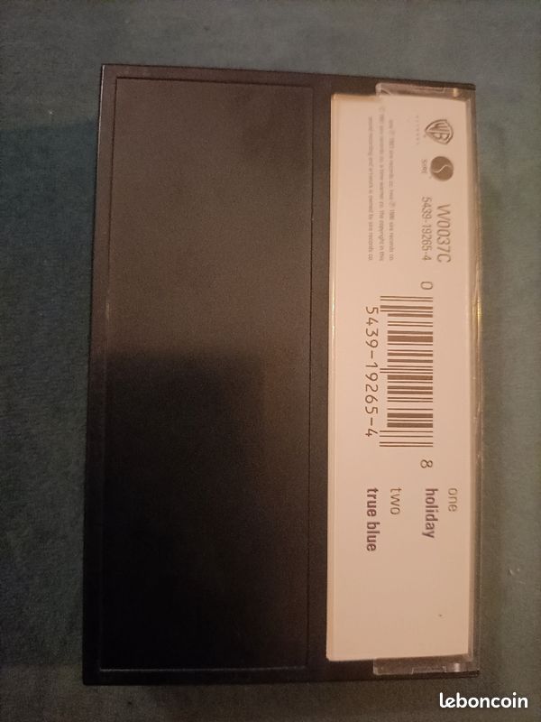 K7 audio 2 titres Madonna holiday rare (image 2)