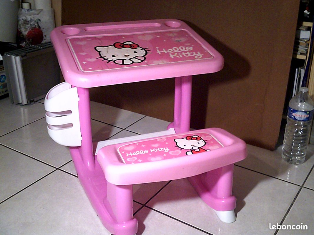 Bureau/pupitre HELLO KITTY (image 1)
