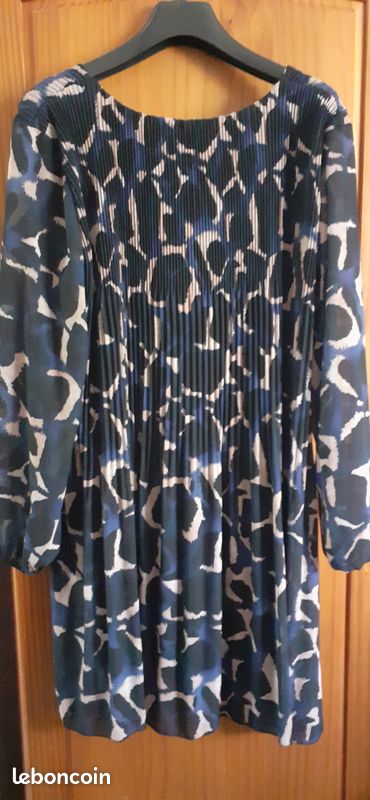 Robe chic à plissés fins. 40/42. Senes (image 4)