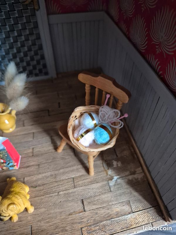 Vitrine Miniature / Diorama Vintage Années 90 – Fait Main 🌟nette poupée (image 9)