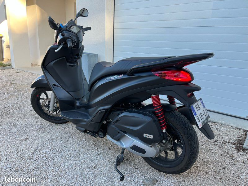 Scooter 125 piaggio medley noir mat (image 2)