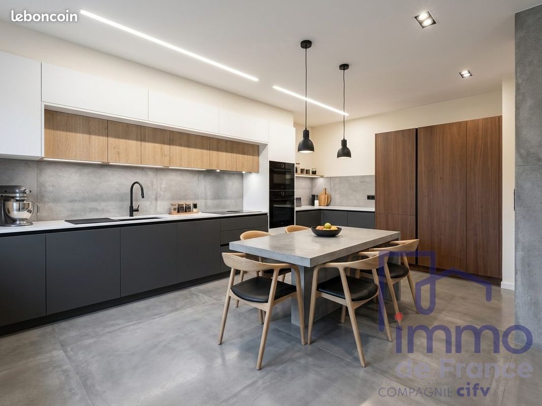 Appartement 5 pièces 107 m² · à Saint-Étienne · 107 m² · 65 000 €