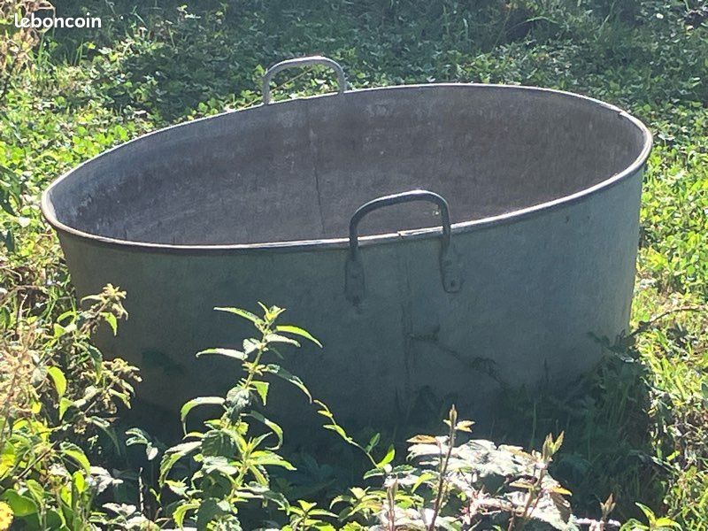 Baquet en fer (image 1)