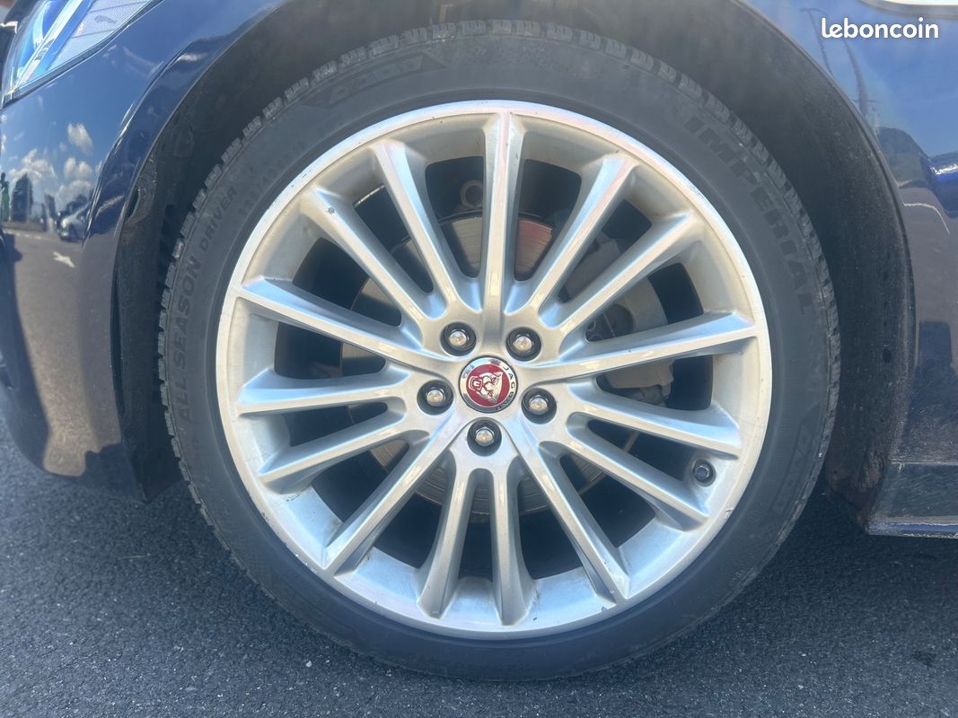 JAGUAR XE XE 2.0 L 180 AWD R-SPORt (image 17)
