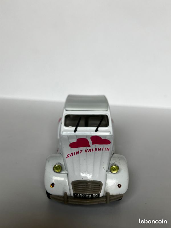 Citroën 2cv 6 - Saint Valentin - Norev - au 1/43ème sans boite