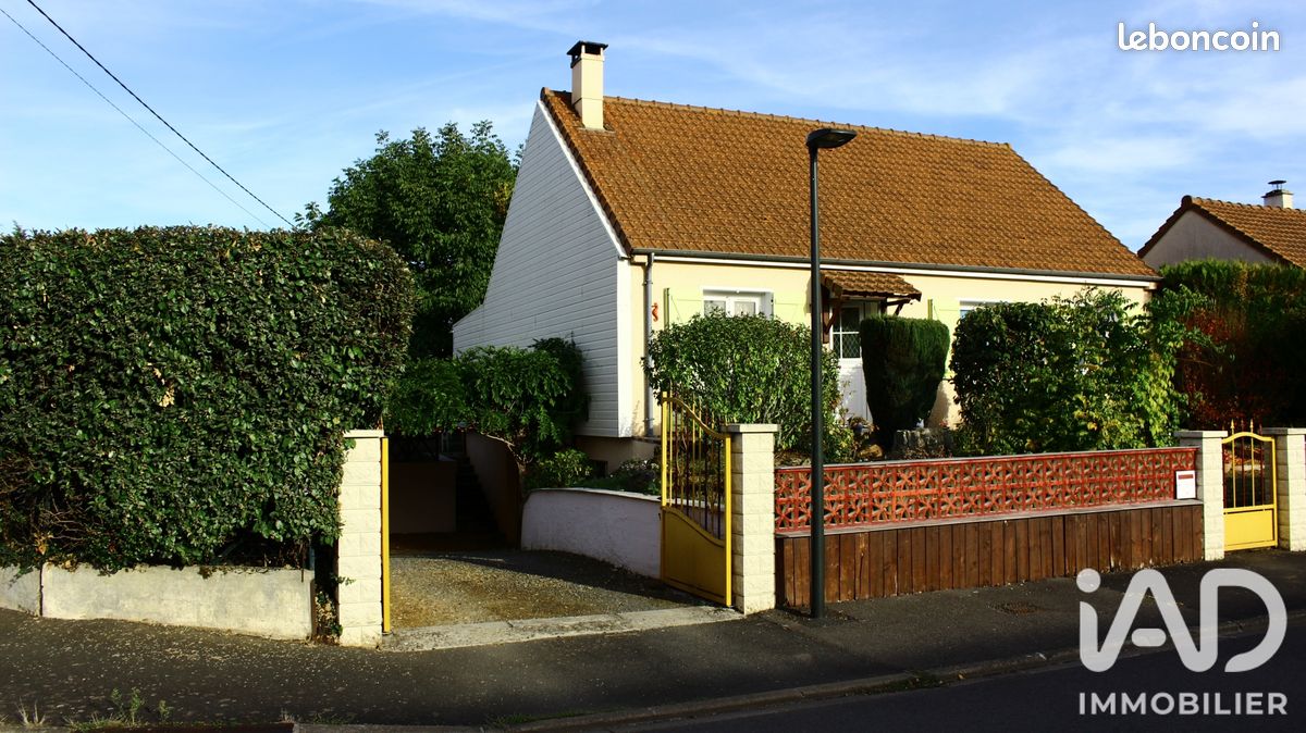 Maison 8 pièces 117 m² · à La Guierche · 117 m² · 210 000 €