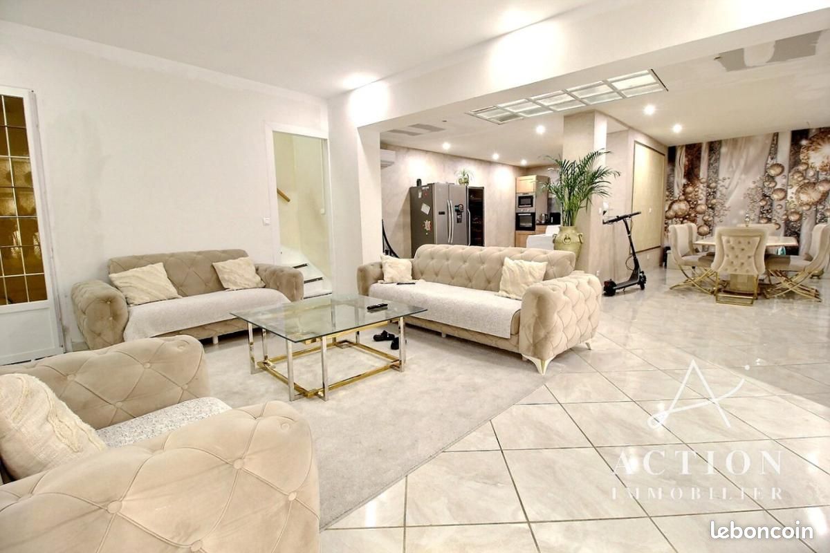 Local commercial 157 m²