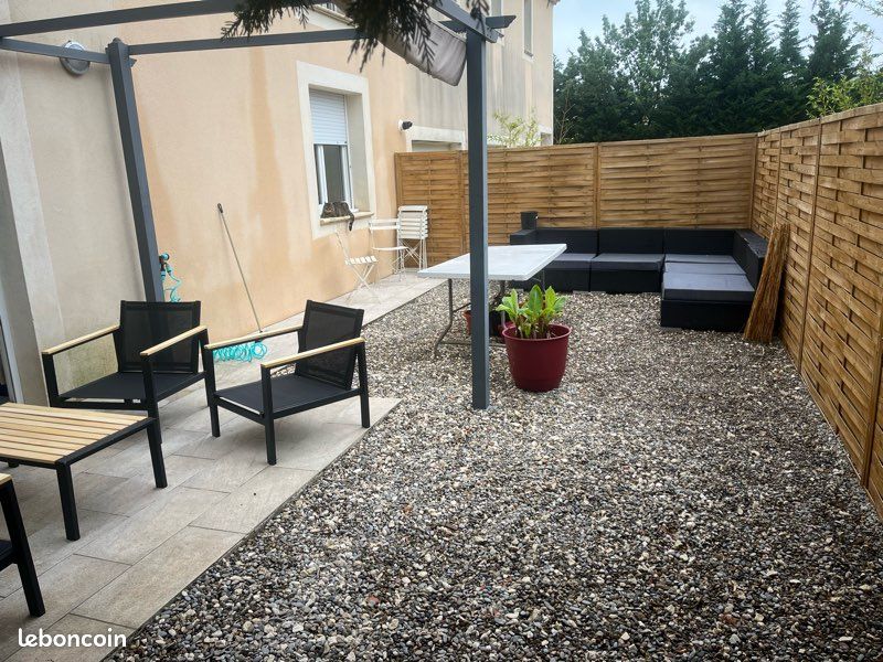 Appartement 2 pièces 64 m² · à L'Isle-sur-la-Sorgue · 64 m² · 865 €