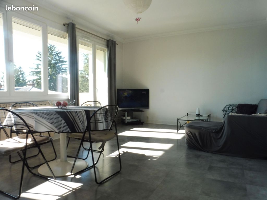 Appartement 4 pièces 74 m² · à Bourg-en-Bresse · 74 m² · 820 €