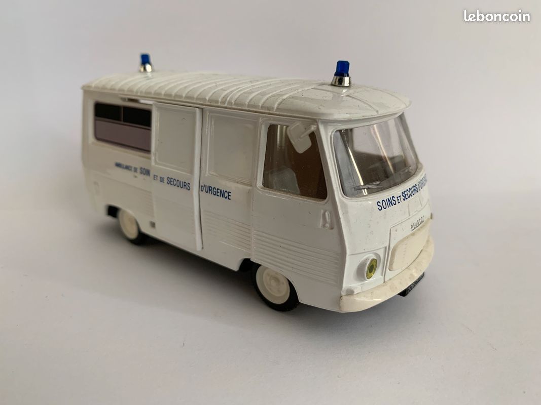 Norev Peugeot J7 Skis Courchevel – 1/43 – Fourgon Crème 1978 – Collection