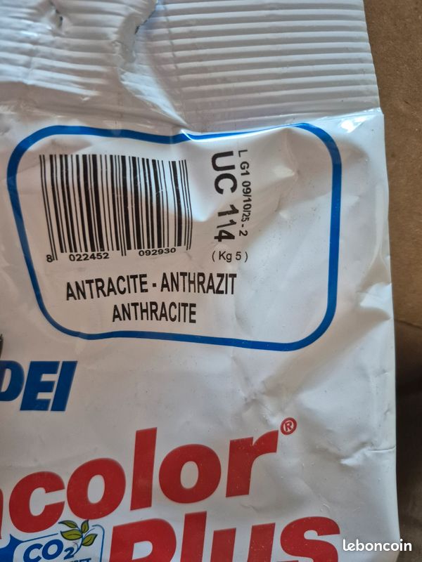 Joint carrelage ULTRACOLORS PLUS 114 (image 2)