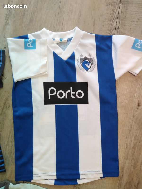 Lot 3 t-shirt manches courtes - taille 6 ans (image 4)