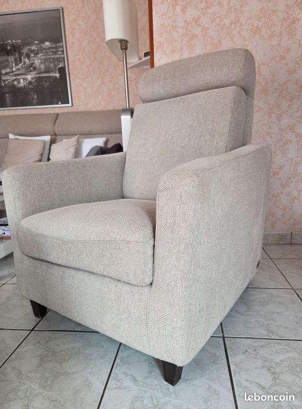 Fauteuil + pouf (image 2)