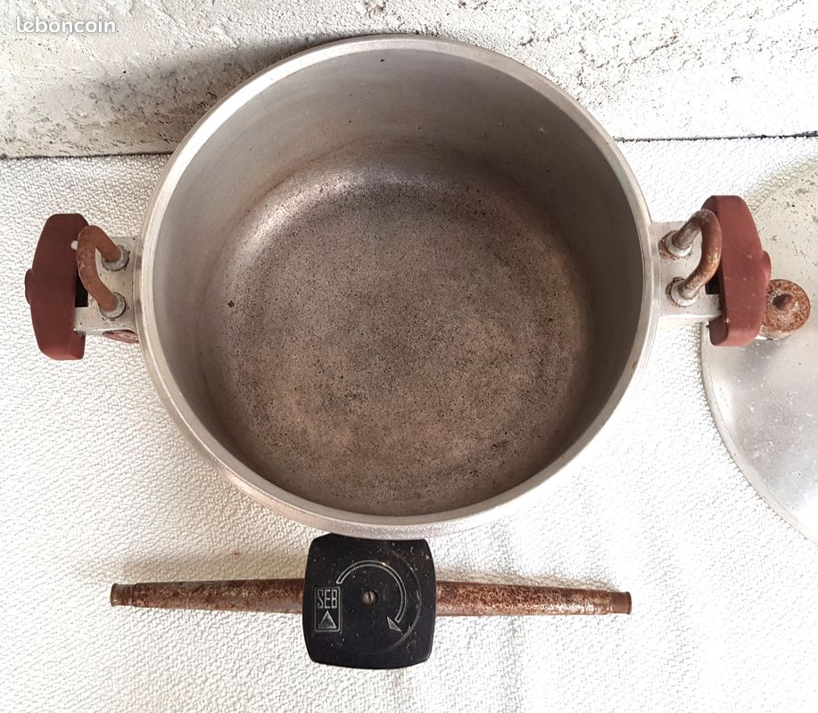 COCOTTE MINUTE SEB en Aluminium 4,5 litres Complète et joint neuf. TBE EUR 23,00 - FR
