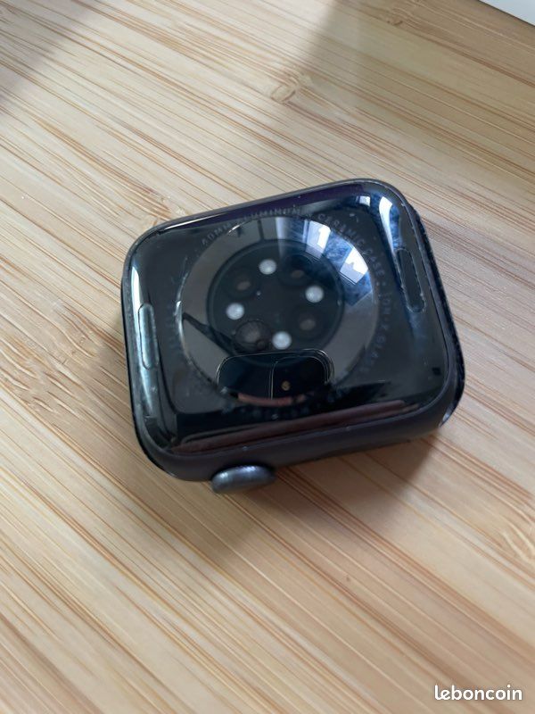 Apple Wacht series 6 GPS 40 mm (image 2)
