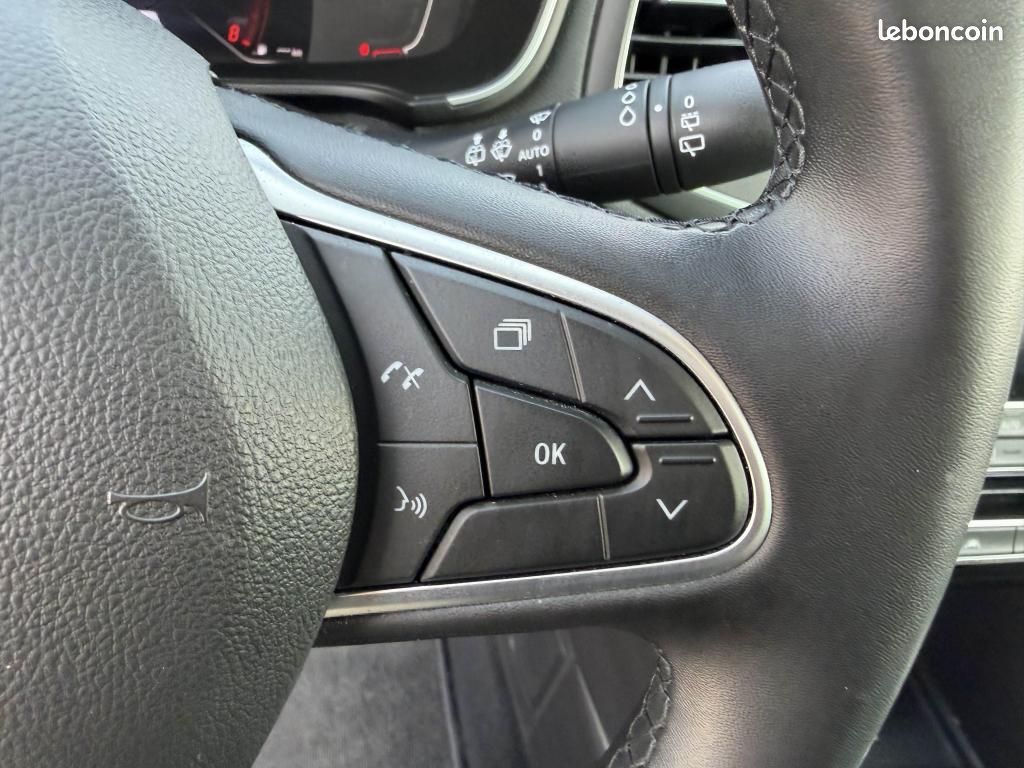 RENAULT MEGANE IV 1.3 TCe - 140 Techno (image 19)