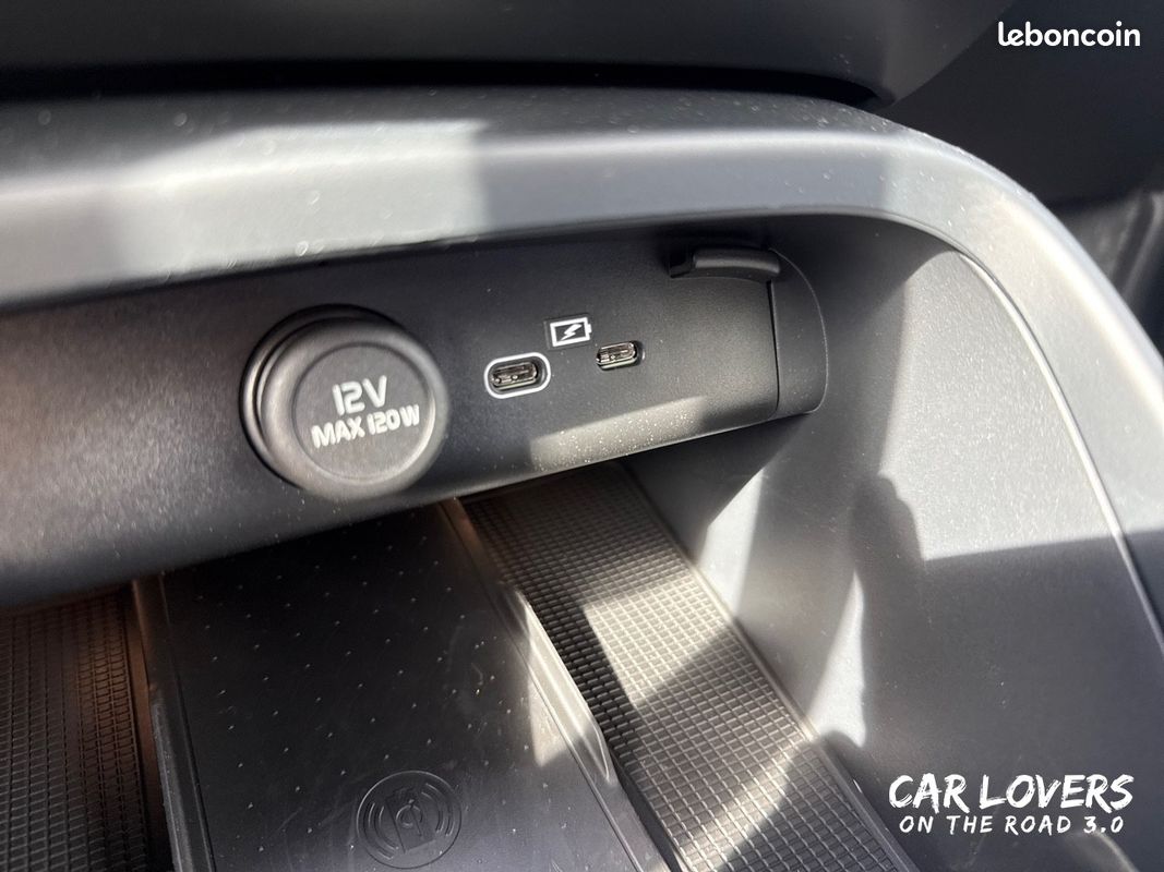 VOLVO XC40 B3 163 ch DCT7 Plus (image 24)