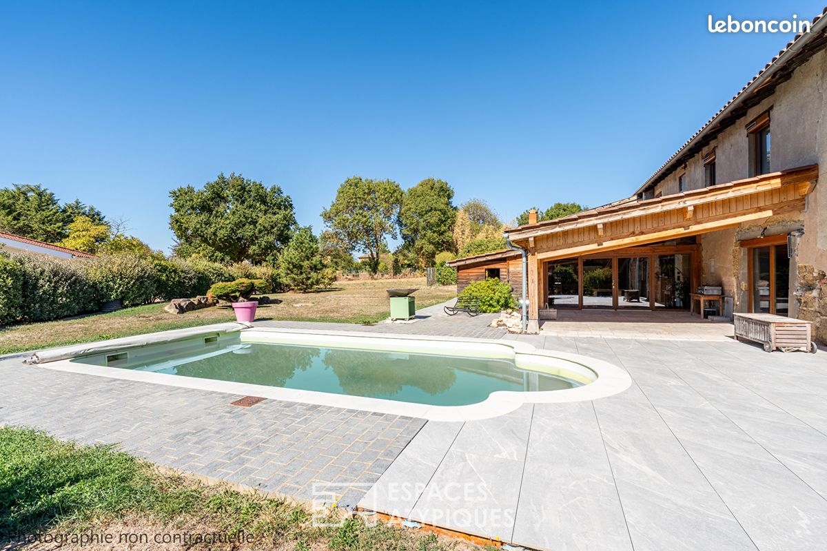 Maison 7 pièces 201 m² · à Montmerle-sur-Saône · 201 m² · 430 000 €