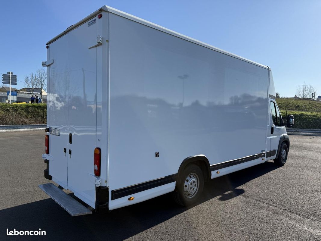 PEUGEOT BOXER 3.0HDI180 planché cabine Procar Lux 22m3 - Moteur Iveco distribution par chaîne (image 4)