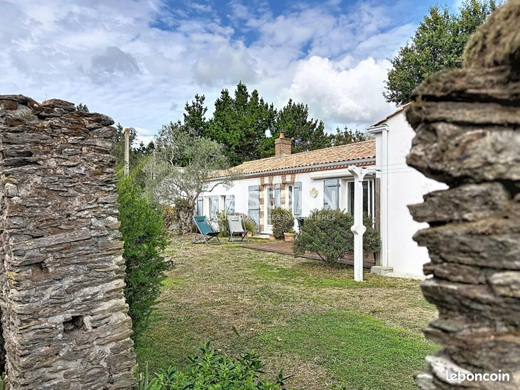Maison 5 pièces 135 m² · à Givrand · 135 m² · 441 800 €