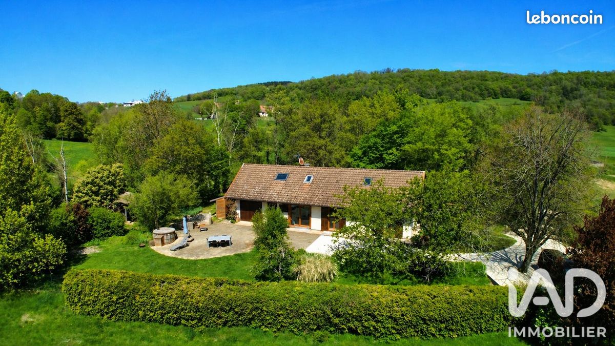 Maison 6 pièces 146 m² · à Saint-Genix-les-Villages · 146 m² · 349 000 €