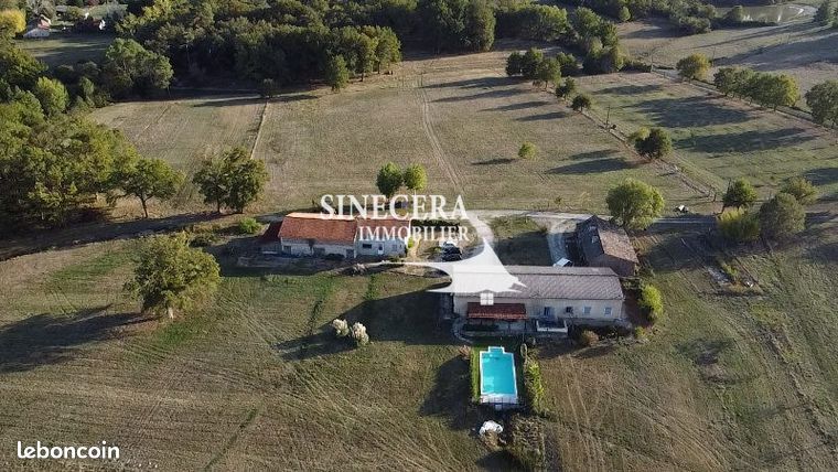 Propriété 5 pièces 340 m²