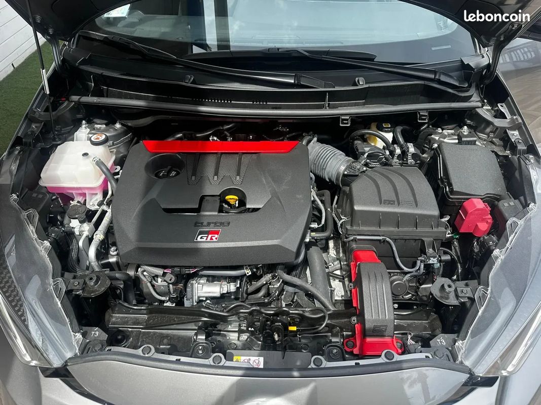 TOYOTA Yaris GR BVA 280ch - 2 100 km - CarPlay - Première main - Pack Track (image 28)