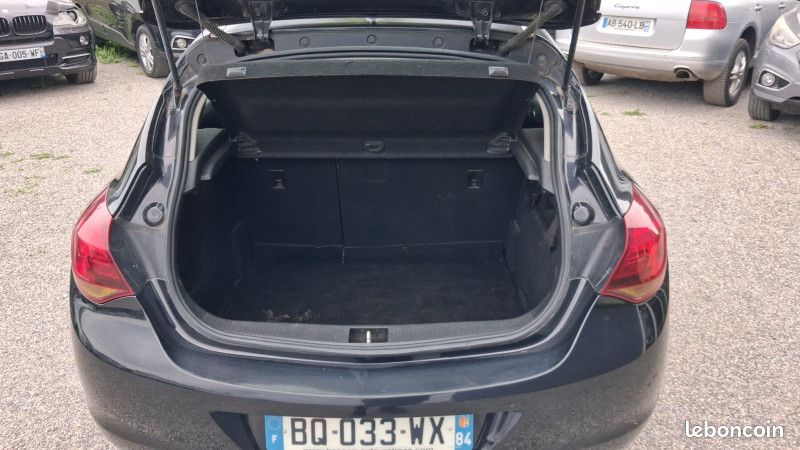 Opel ASTRA 1.3 CDTI95 FAP COSMO (image 11)