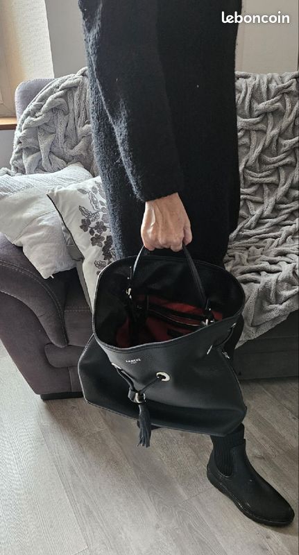 Bucket Bag Sac Lancel Modele Sacha Superbe Sac Lancel Modèle SACHA