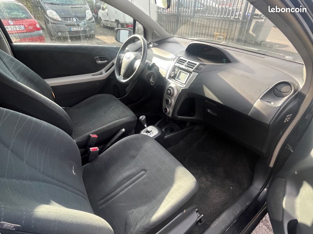 TOYOTA YARIS II 1.4 - 90 D-4D NaviMedia MultiMode (image 14)