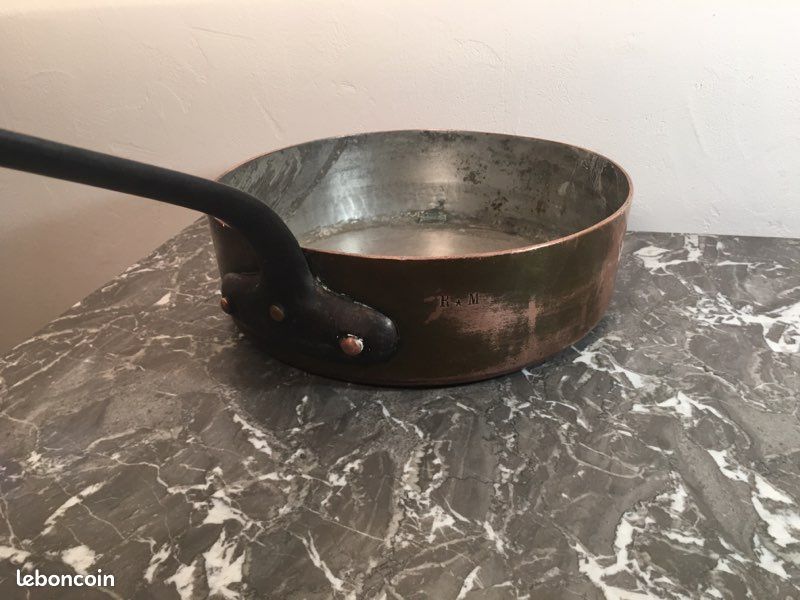 Ancienne sauteuse en cuivre (image 2)