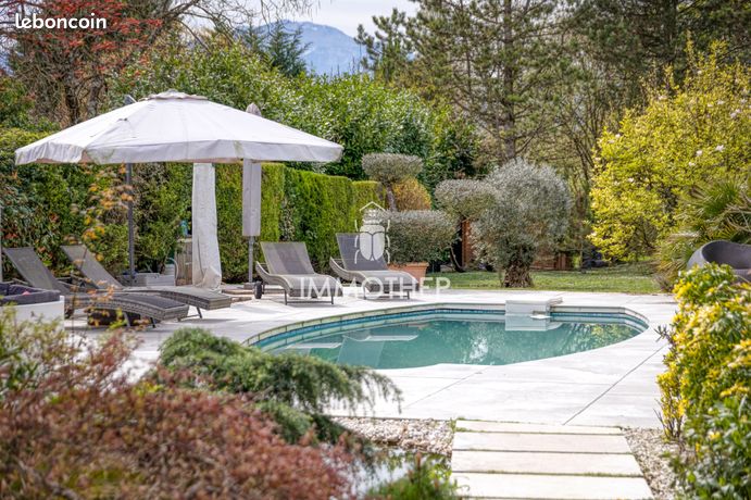 Villa 5 pièces 190 m²