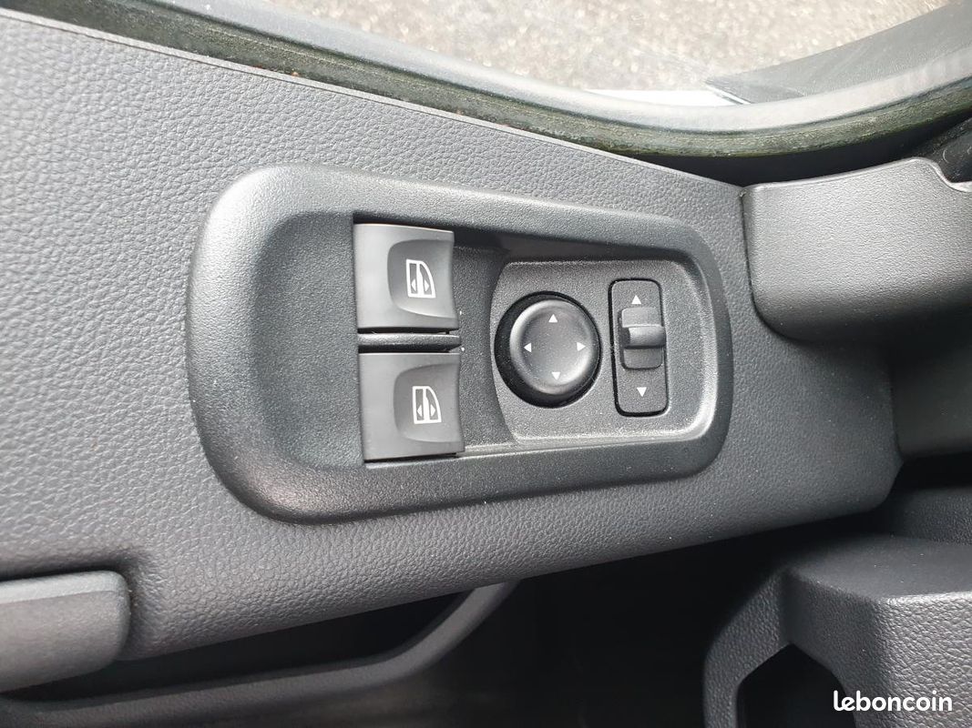 RENAULT MASTER Confort F3500 L3 2.3 dCi - 145 III CAISSE HAYON 20m3 CHASSIS CABINE DEMENAGEMENT (image 15)