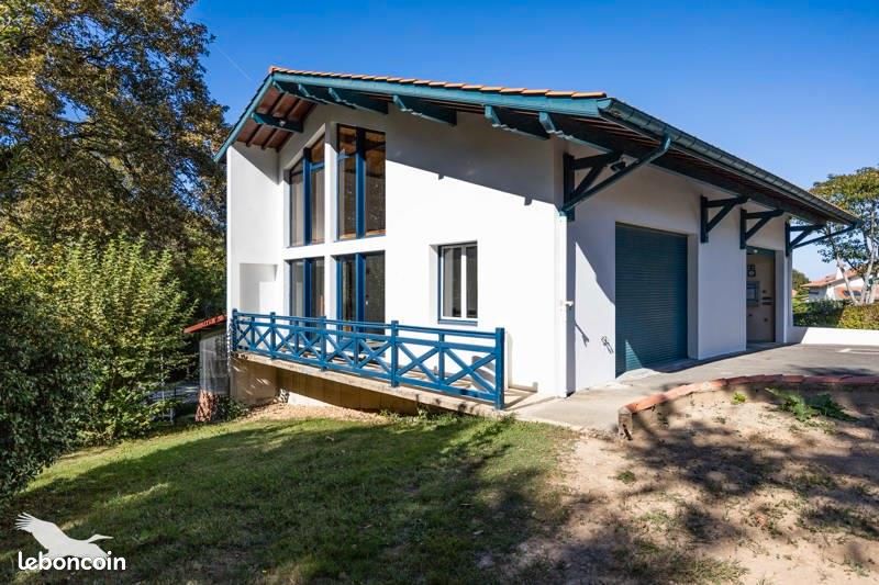 Maison 4 pièces 240 m² · à Bassussarry · 240 m² · 520 000 €