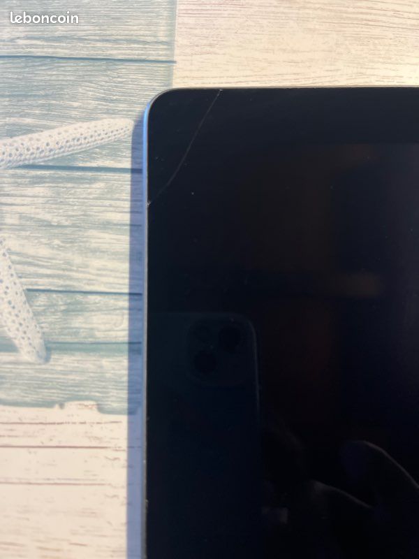 Apple iPad Air 5 Geração 2022 WI-FI 64GB 8GB RAM 10.9'' LACRADO