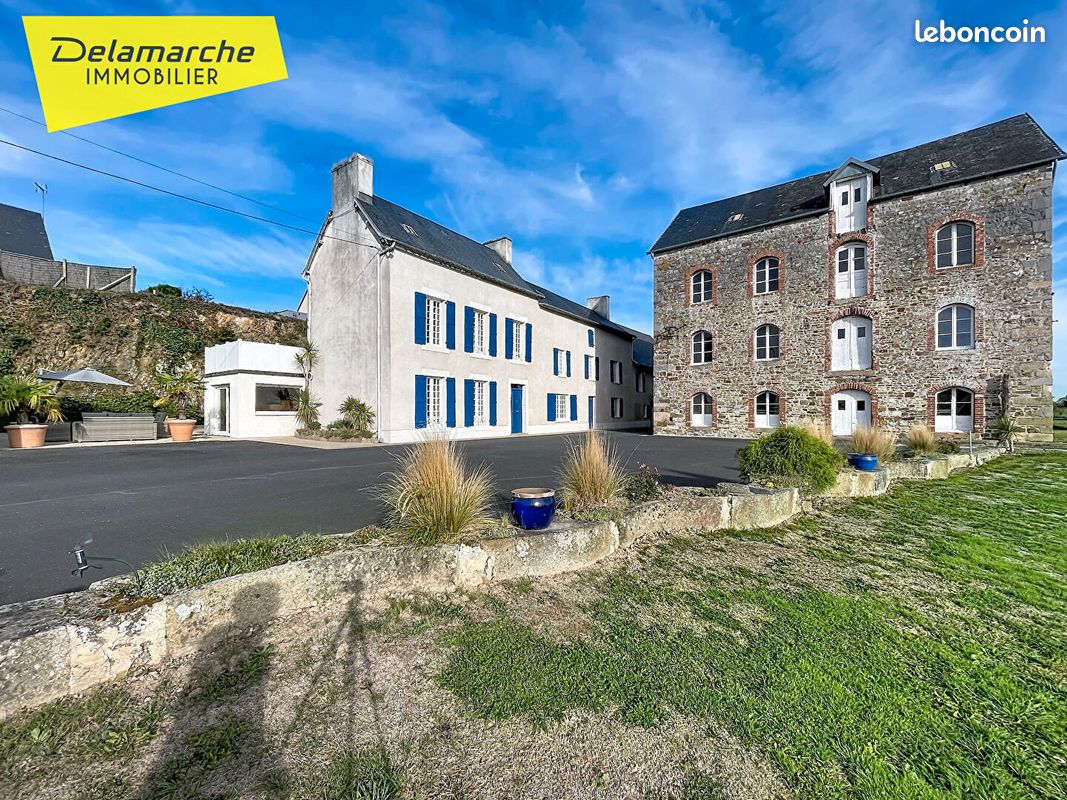Maison 8 pièces 250 m² · à Quettreville-sur-Sienne · 250 m² · 388 000 €