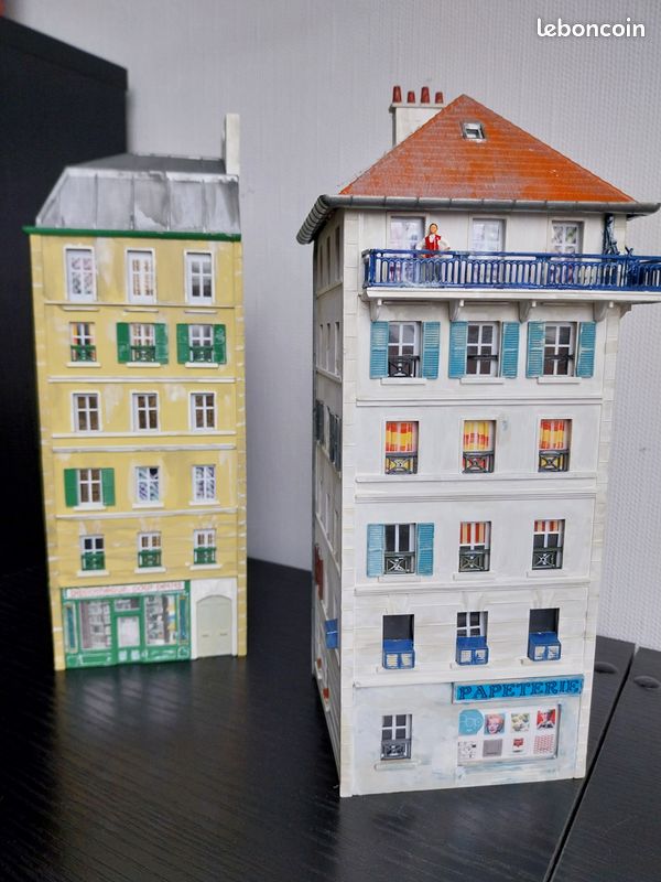 MKD HO FABRIQUE de MEUBLES immeuble maquette montée ville décor maison