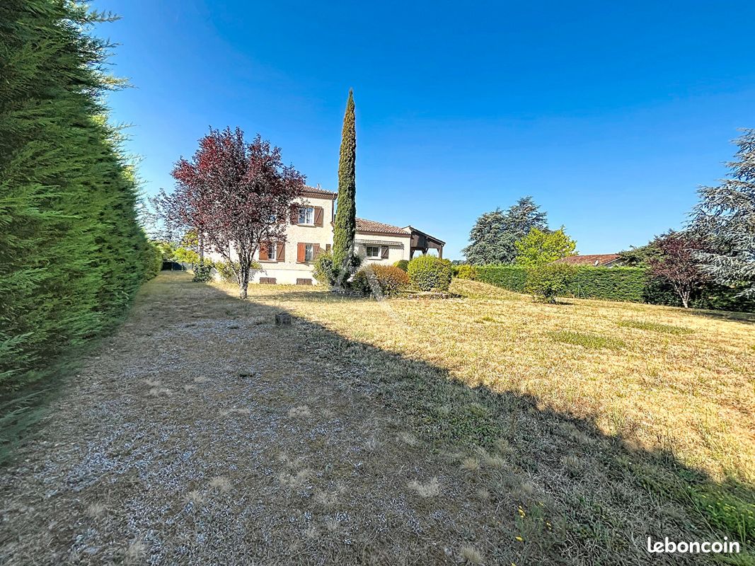 Maison 8 pièces 229 m² · à Prayssac · 229 m² · 299 000 €