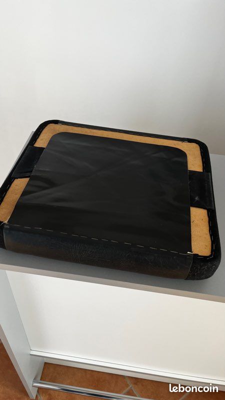 Pouf de taille moyenne (image 1)